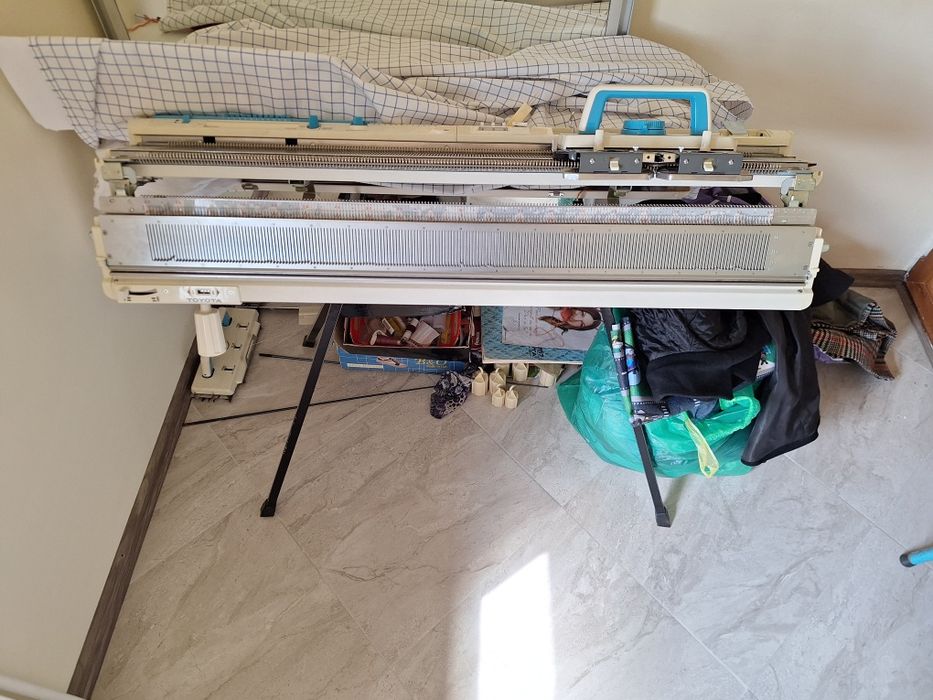 Mașină de tricotat