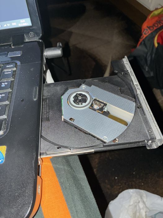 Лаптоп DELL  в отлично състояние….