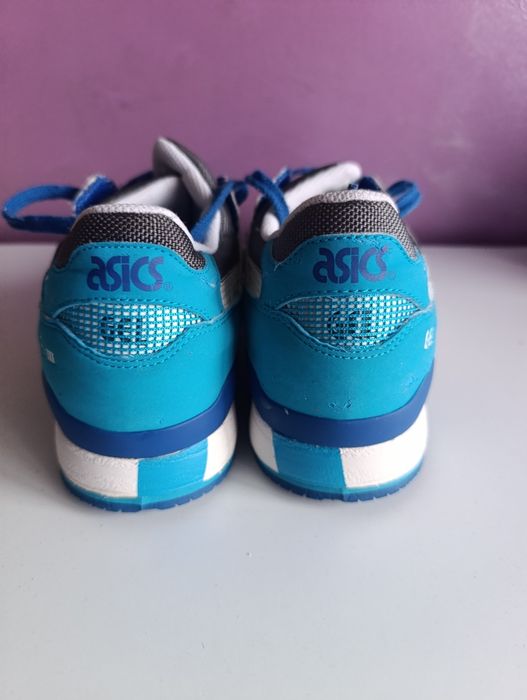 Маратонки  Asics