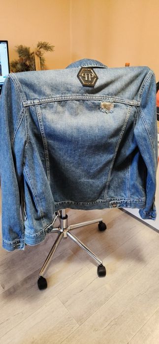 Джинсовая куртка