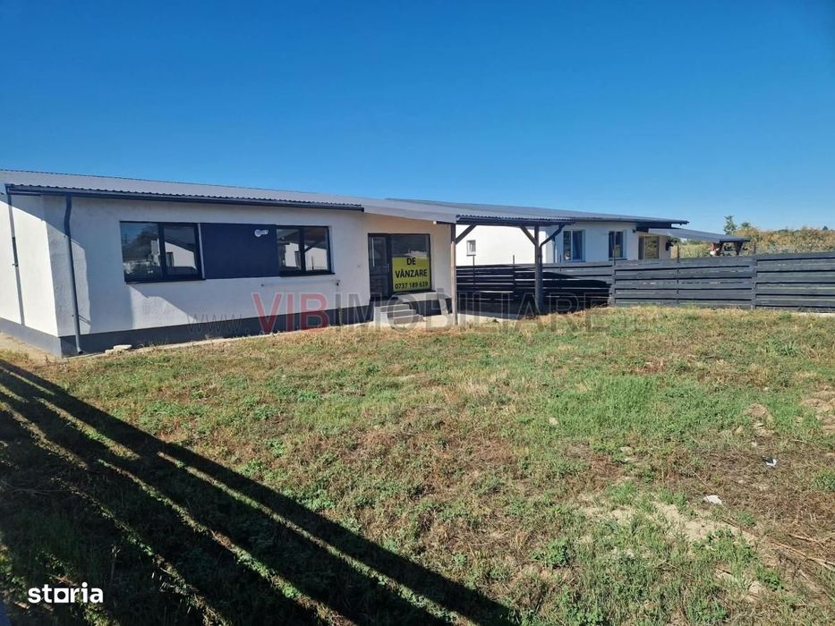 Casa cu 4 camere intabulata in ansamblu cu iesire la lac - Crevedia