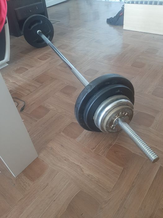 Штанга с допалнителни тежасти