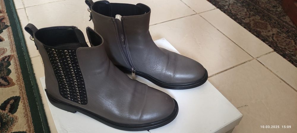 Полусапожки женские.