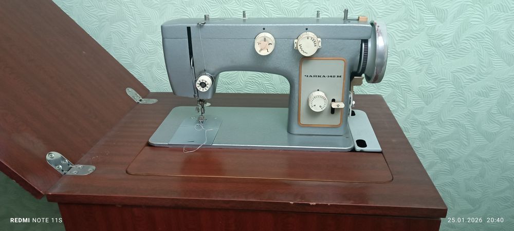 Продаю швейную машинку Чайка М 412