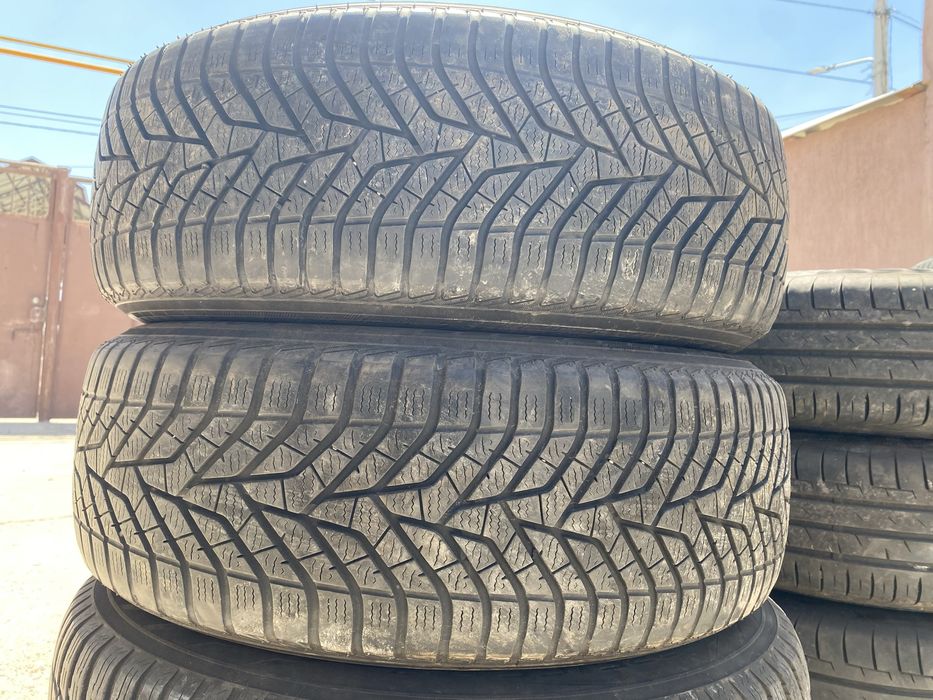 Шины  Yokohama Germany 225/60/17, 2шт