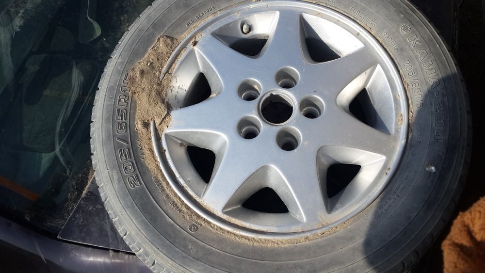 Колесо в сборе (диск+шина)