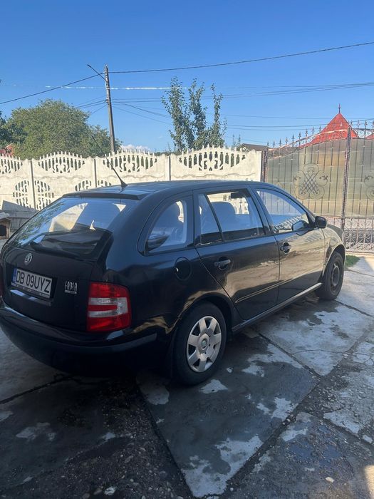 Vând skoda fabia 1.2