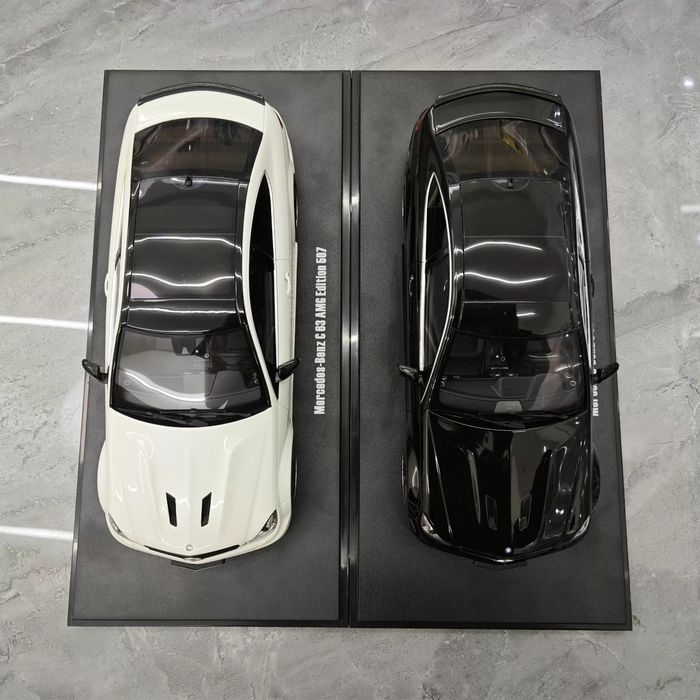 Mercedes Benz W204 C63 AMG Original 1:18 Limited Edition