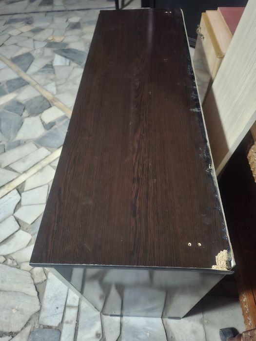 Тумбочка ва камот