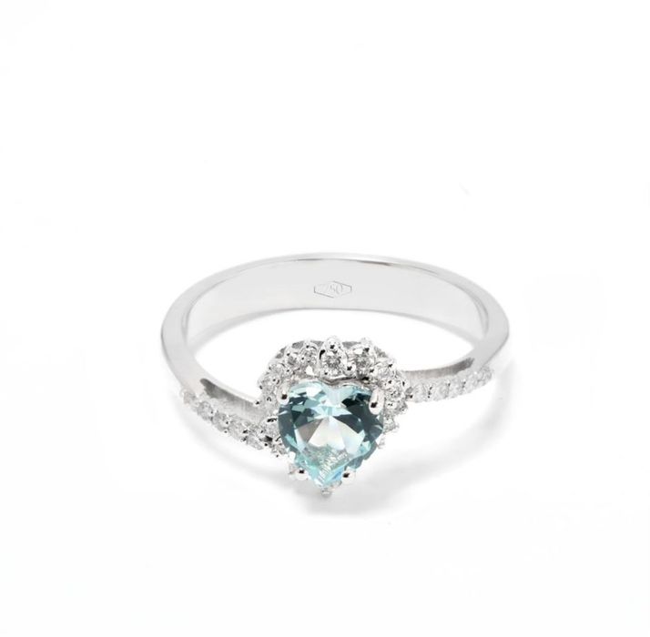 Пръстен 18К бяло злато с диаманти и аквамарин
