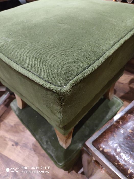 Врати.Бюра.табуретки