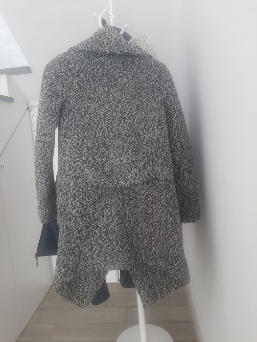 Vând palton h&m marimea 32