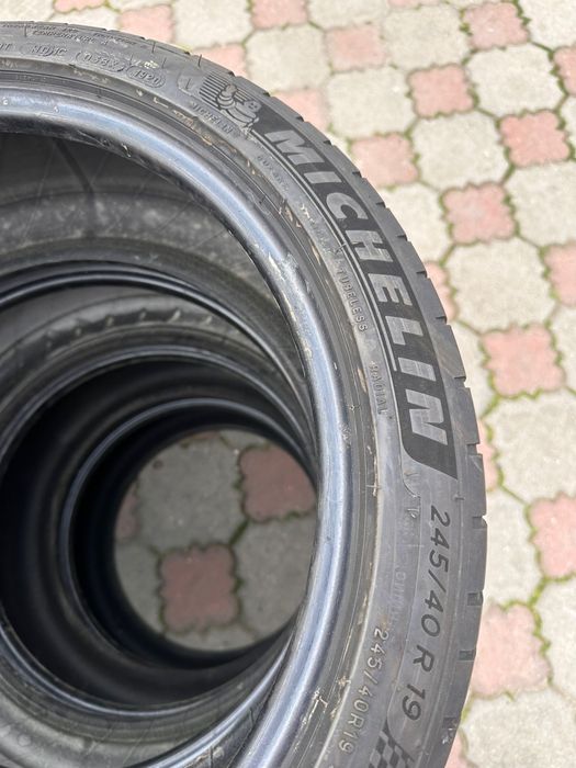 Anvelope vara 245/40/19 cu 275/35/19 RSC