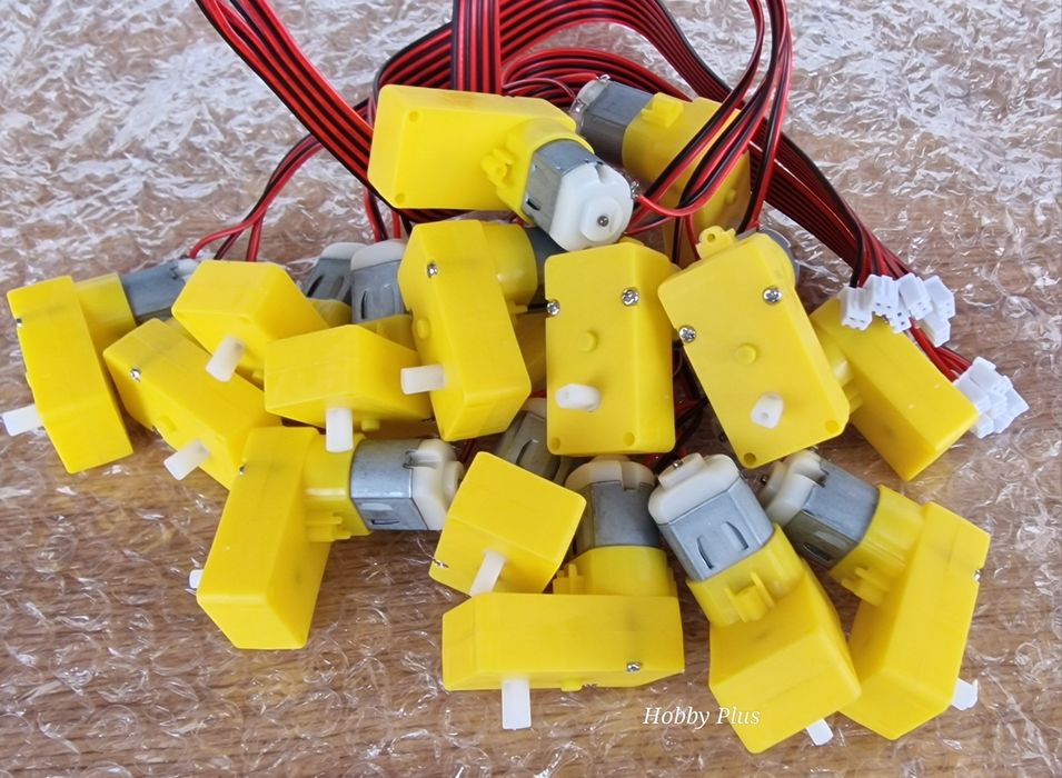 ЧАСТИ за лодки за захранка - мотори, перки и др.