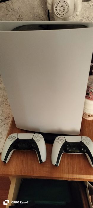 Плейстейшен 5 слим памить 1 терабайт  записана 7 игры и два жёстик
