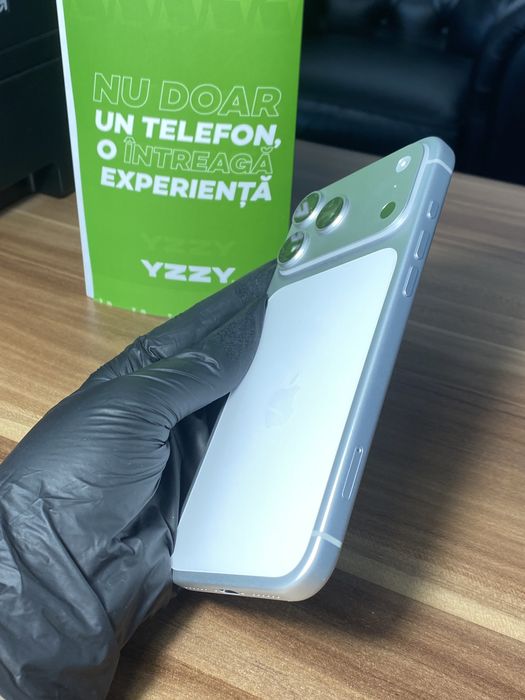 iPhone 17 Pro Max • 512 GB • Silver