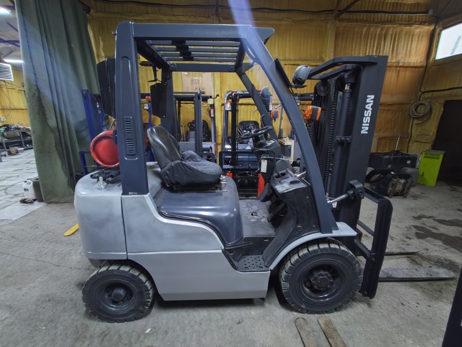 Продам вилочный погрузчик. Кара