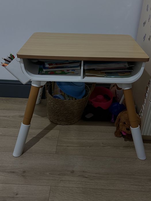 Детский стол в хорошем состоянии
