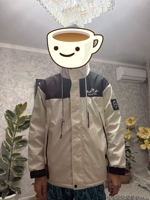 Продам,осенью куртку