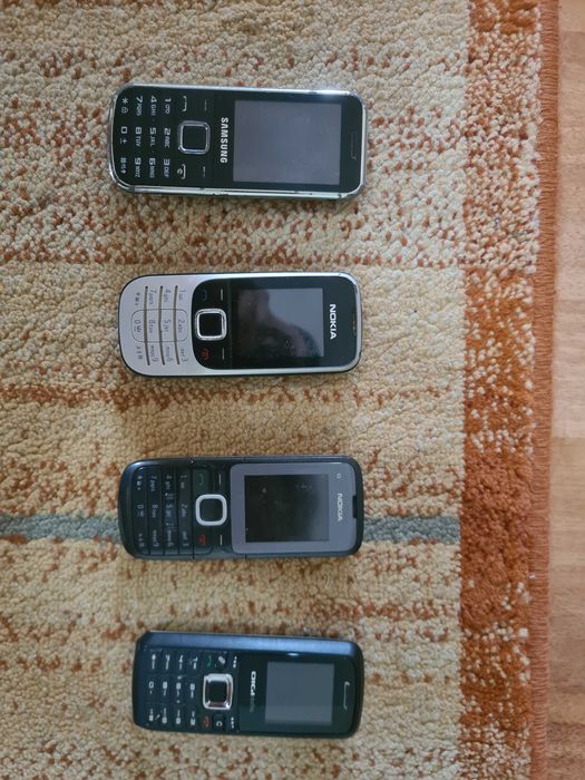 Vând telefoane cu butoane pentru piese
