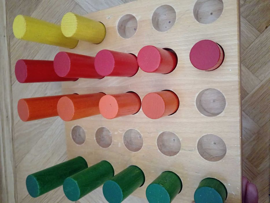 Joc tavă cu cilindri din lemn, Scara Montessori