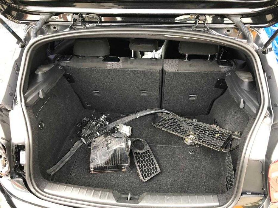 BMW Seria 1 118D M packet Automat Xenon Trapa PDC HarmanK NBT AVARIAT