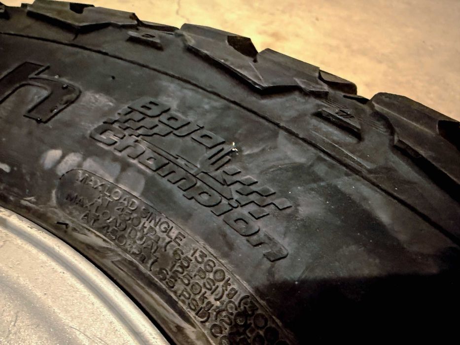 BFGOODRICH MUD TERRAIN 265/70/16 KM3 Defender 5x165.1 Boost алуминиеви джанти