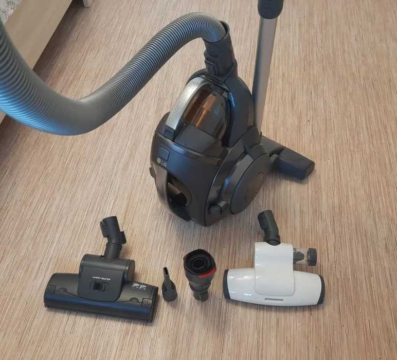 Пылесос LG Kompressor VC83209UHAV