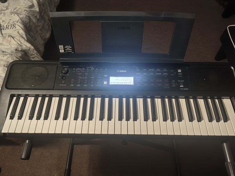 Синтезатор  YAMAHA PSR-E383