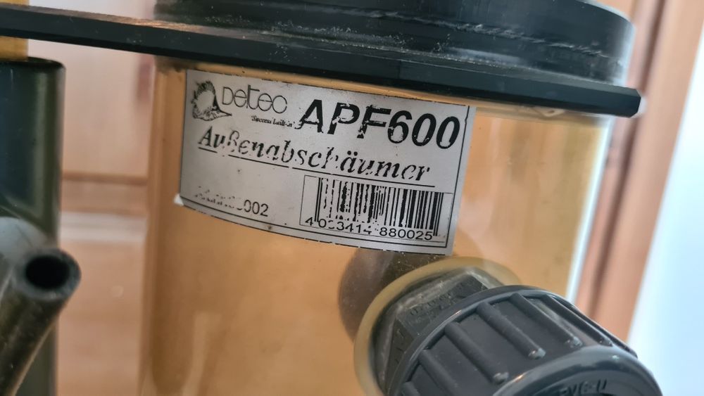 Spumător de proteine pentru acvarii