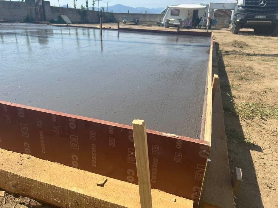 Заливане на бетон, фундаменти плочи и други бетони в цялата страна.