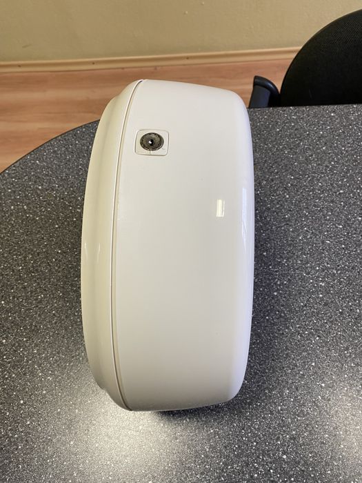 Диспенсер для туалетной бумаги Tork.