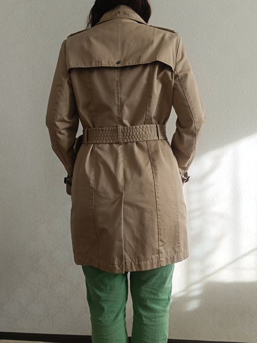 Продаю женскую плащь