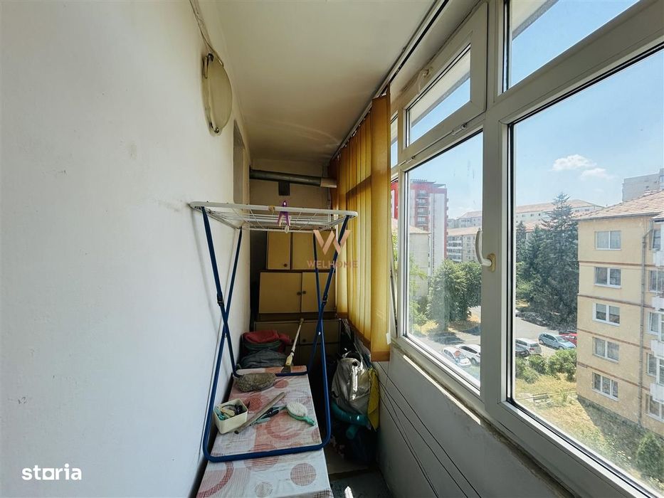 Apartament 3 camere,  zona Cedonia, cu balcon, la cheie