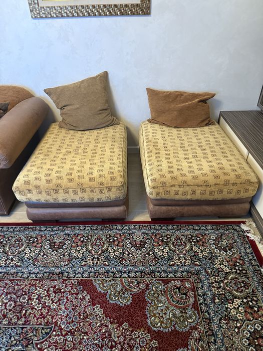 Диван, с подушками