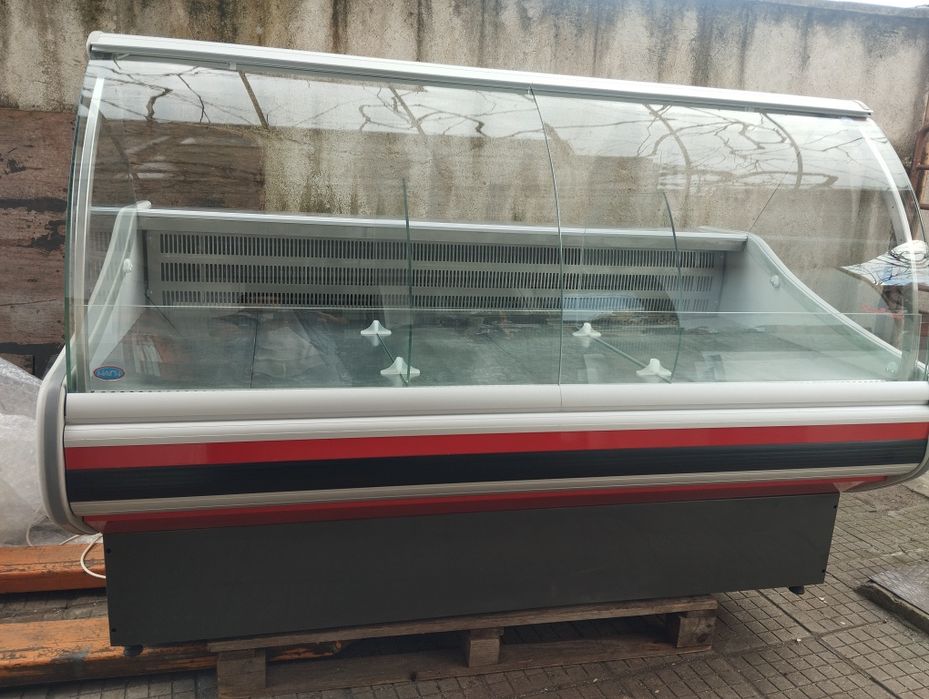 Хладилна витрина