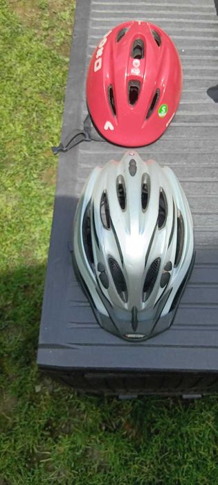 Skateboard-uri si casti de bicicleta