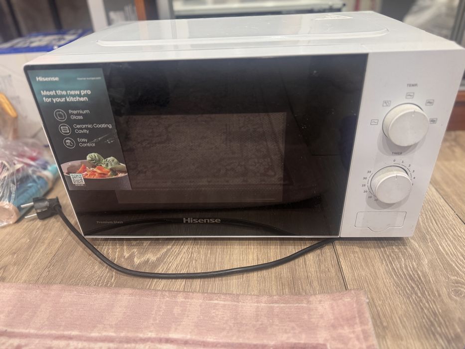 Продам микроволновую печь Hisense