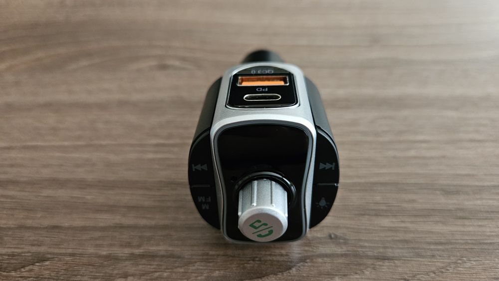 BC67 Car handsfree transmitter с бързо зарядно и волтметър