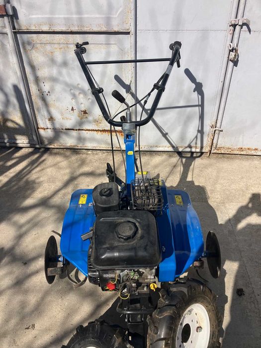 Vând motocultor BRIGGS & STRATTON