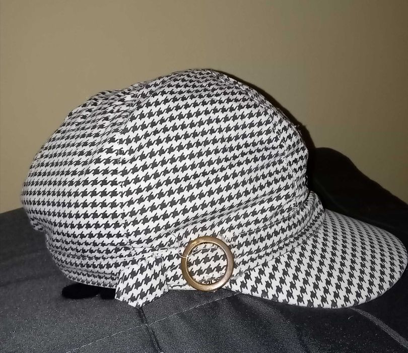 Шапка с козирка Hello Kitty