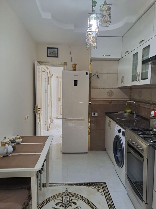 Срочно сдаётся евро ремонт квартира не дорого  в центре городо !!!