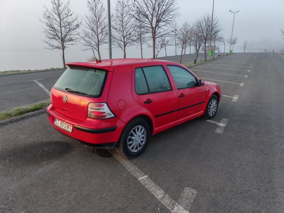 Volkswagen golf IV 2.0 benzina 115cp impecabil 1250 e neg.