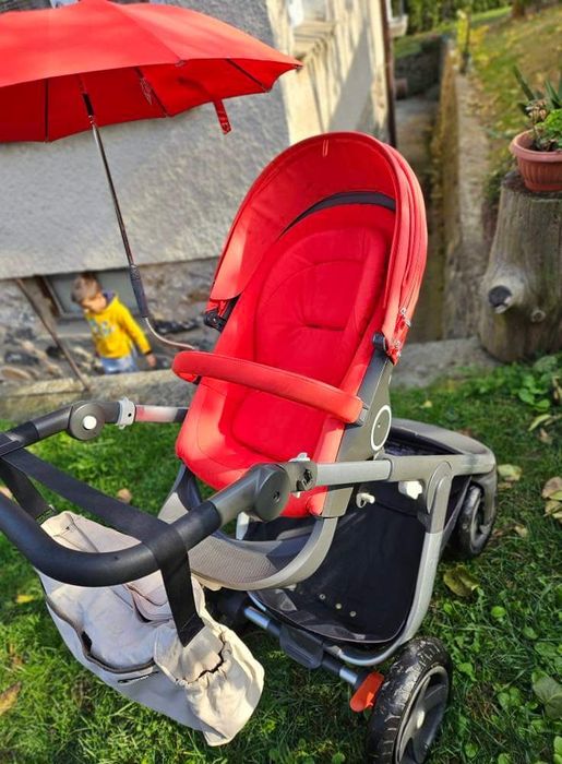 Детска количка Stokke trailz с включени всички аксесоари и зимно чувал