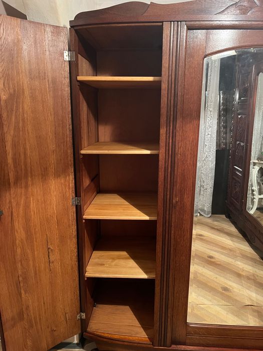 Красив дъбов гардероб