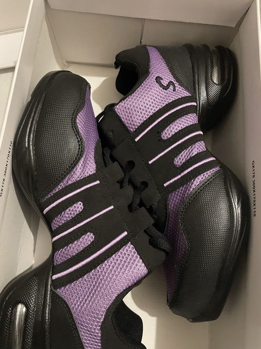 Кроссовки для танцев