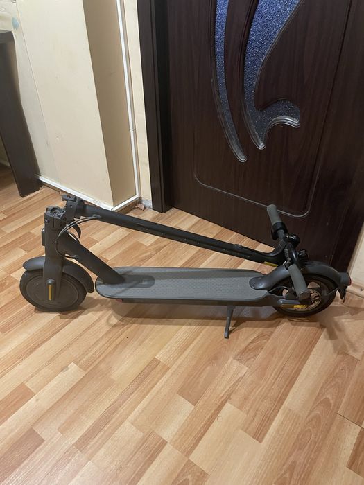 Trotineta Electrica Xiaomi MI Electric Scooter Essential