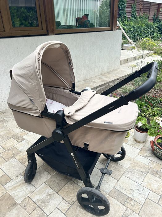 Kinderkraft Newly бебешка количка лека