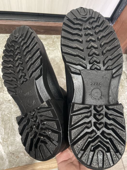 Продам унты новые