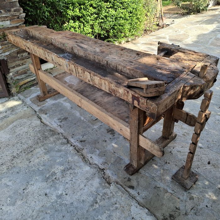 Дърводелски тезгях